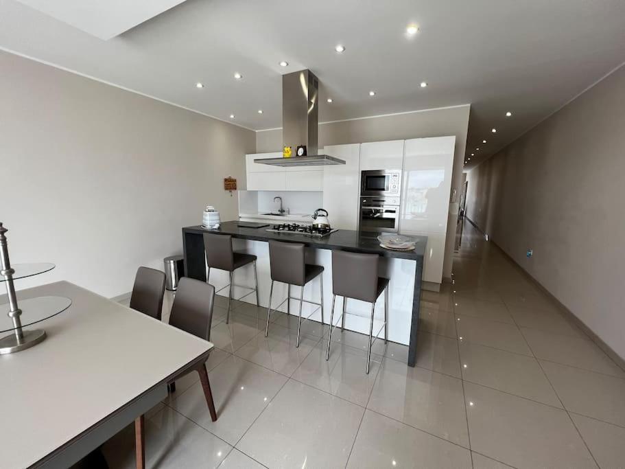 Marsaxlokk Seaview 2 Bedroom Penthouse ภายนอก รูปภาพ